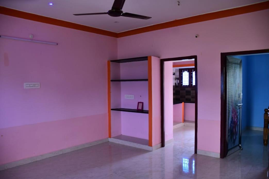 Ramana Maharshi Gaestehaus Tiruvannāmalai Exterior foto